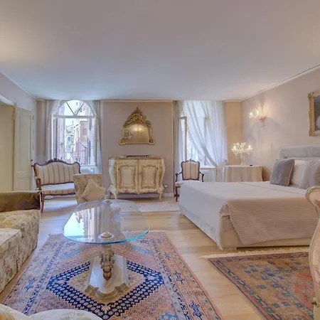 Apartment Gondolas San~marco Venice